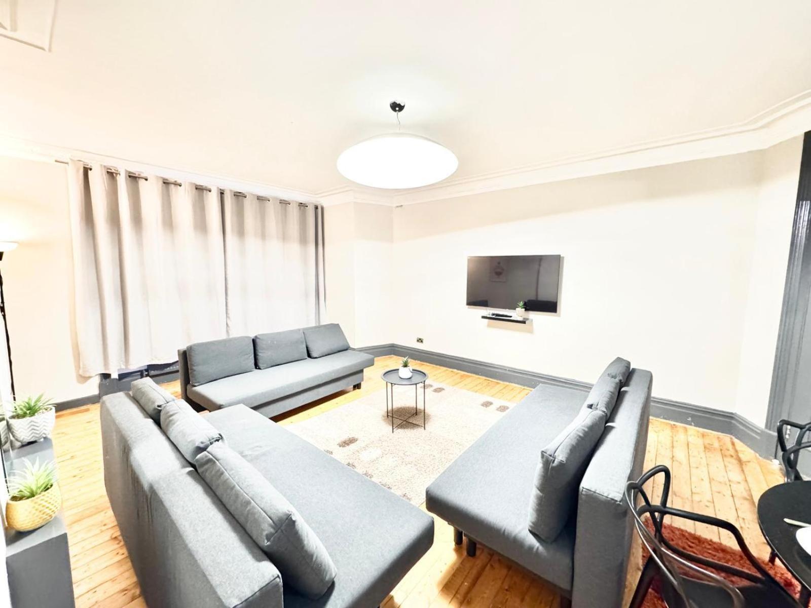 Edgware Road Beautiful Family London